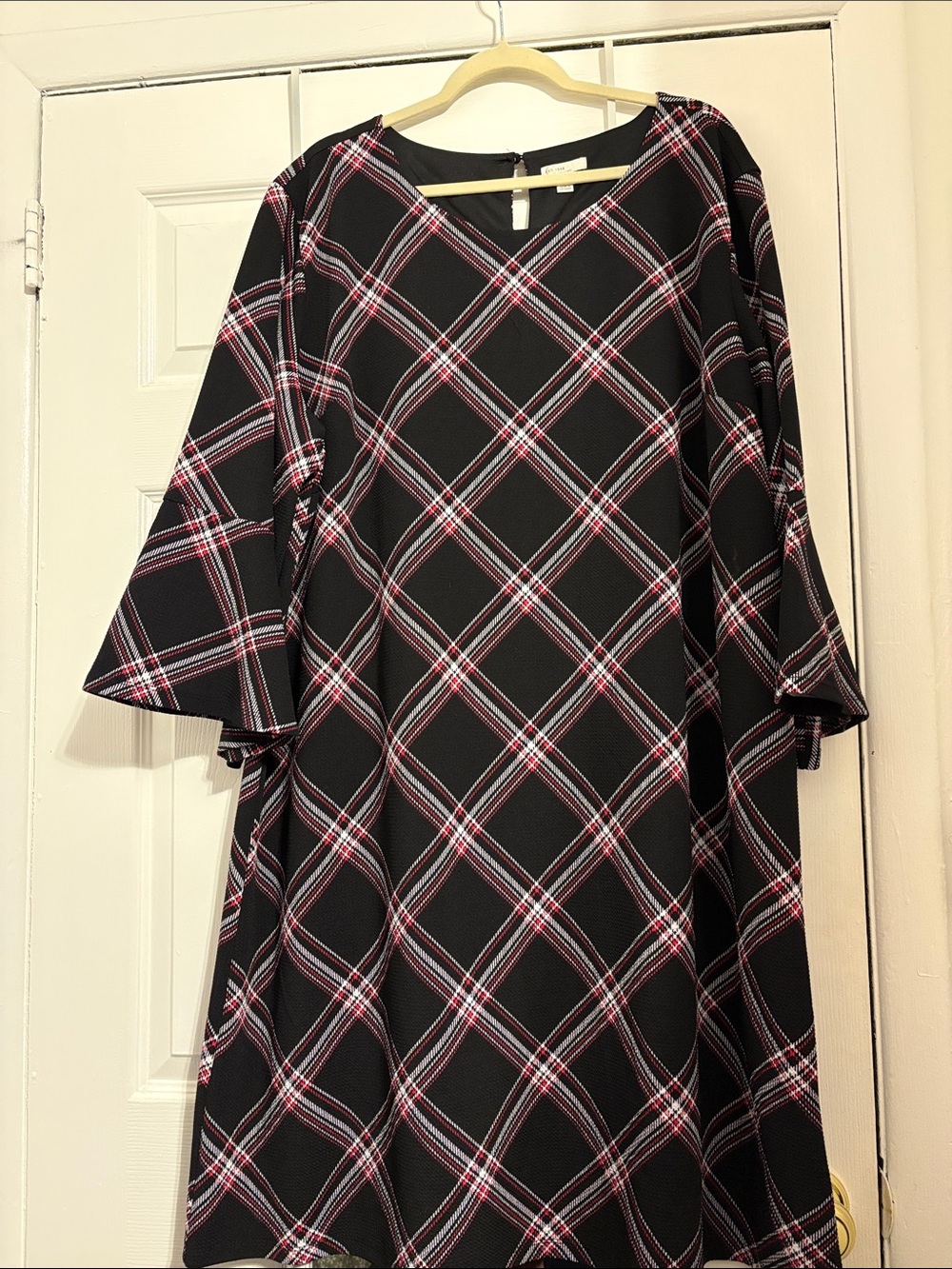 Black Plaid A-Line Dress with Belle Sleeves Size 26/28